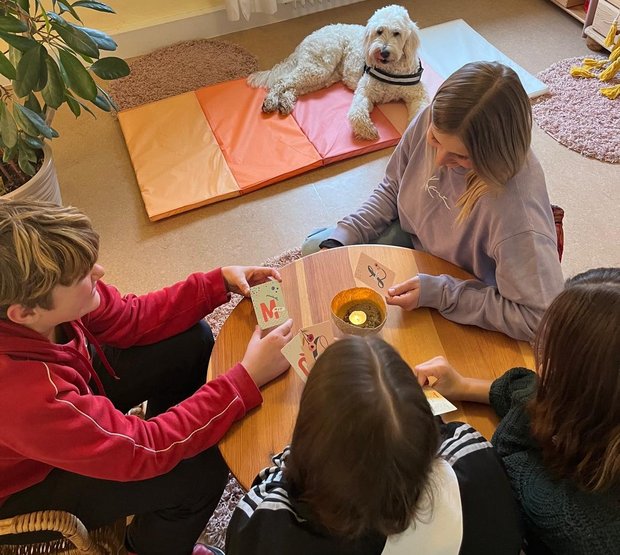 Kinder bei einer heilpädagogischen Förderung, @Pestalozzi Kinder- und Jugenddorf