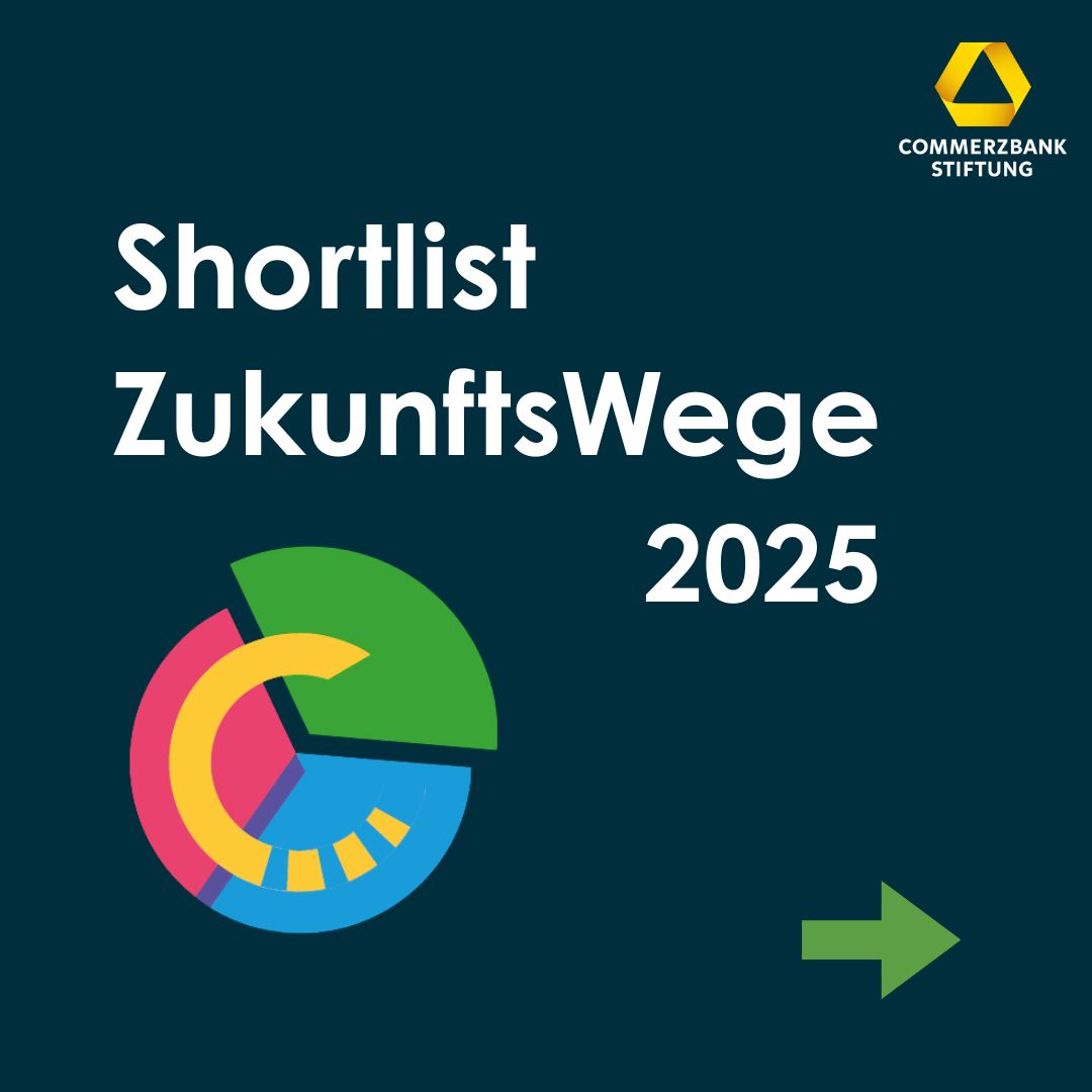 Heute präsentieren wir euch die SHORTLIST für unseren Preis #ZukunftsWege25 🥳<br />
<br />
Aus den bundesweit 162 eingegangenen Bewerbungen haben es nun 16 Einrichtungen in die engere Auswahl geschafft. Diese sind die Favoriten für einen der sechs ZukunftsWege-Preise, die in den Kategorien „Gesundheit“ und „Soziales“ vergeben werden. 🏆<br />
<br />
Mit dem Preis zeichnet die Commerzbank-Stiftung gemeinnützige Träger aus, die benachteiligte Jugendliche und junge Erwachsene beim Übergang von der Schule in den Beruf unterstützen. Dabei liegt der Fokus sowohl auf dem Einstieg in die berufliche Ausbildung als auch auf deren erfolgreichen Abschluss.<br />
<br />
Am 18. September 2025 findet die Preisverleihung bei uns im #Commerzbank Tower statt. 🏢 Merkt euch das Datum schon einmal vor! <br />
<br />
Mehr zum Preis #ZukunftsWege 2025 findet ihr unter: https://commerzbank-stiftung.de/zukunftswege/zukunftswege-2025<br />
<br />
#ZukunftsWege #CommerzbankStiftung #Sozial #Gesundheit #TeilhabeschafftZukunft