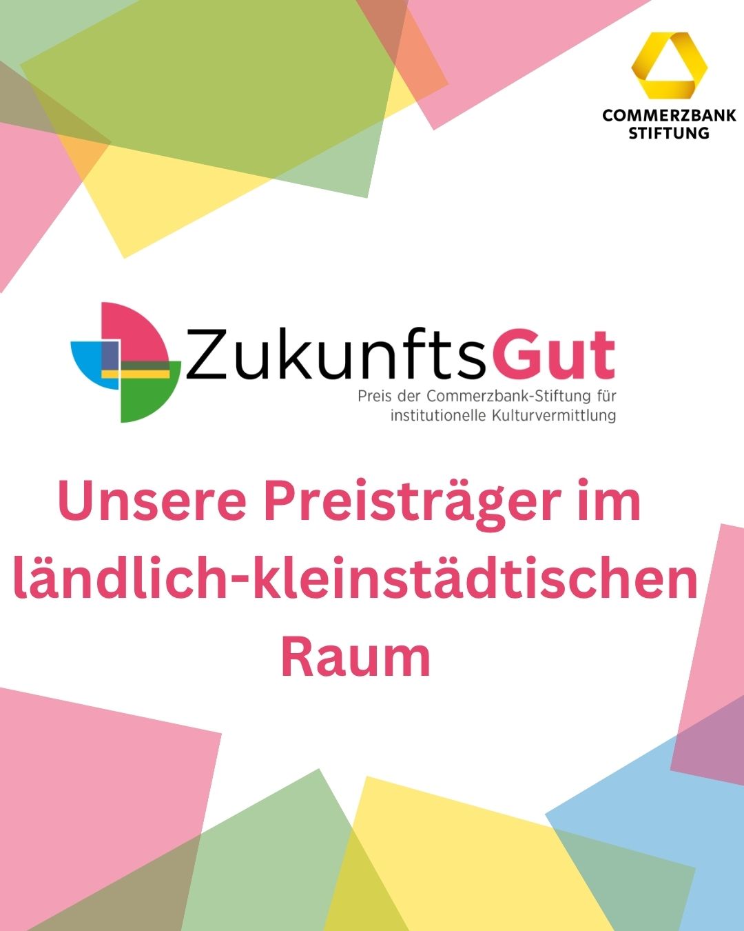 Kulturvermittlung im ländlich-kleinstädtischen Raum: nah an den Menschen, verwurzelt vor Ort und offen für gemeinsames Gestalten.<br />
<br />
Zum Abschluss unserer Preisträger-Vorstellung richten wir den Blick auf den ländlich-kleinstädtischen Raum und auf drei Einrichtungen, die zeigen, wie Kulturvermittlung vor Ort Gemeinschaft stärkt und Menschen aktiv einbindet:<br />
<br />
🏆1. Preis: FestLand e. V., Plattenburg/Klein Leppin, Brandenburg<br />
Mit „Dorf macht Oper“ hat FestLand e. V. in der Prignitz über mehr als 20 Jahre einen Kulturort geschaffen, der weit über die Region hinausstrahlt. Im FestSpielHaus entstehen Opernproduktionen gemeinsam mit Menschen aus der Region. Sie wirken als Sänger*innen, arbeiten im Bühnenbau, organisieren Veranstaltungen oder empfangen Gäste. So wird ein ganzes Dorf zum Teil des künstlerischen Prozesses.<br />
<br />
🏆2. Preis: MEWO Kunsthalle, Memmingen, Bayern<br />
Die MEWO Kunsthalle öffnet künstlerische Prozesse für ihr Publikum. Im Maker Space pARTiLAB, in Familienausstellungen und im Forum Junge Fotografie werden Besucherinnen, Schulen, Familien und Partnerinnen zu aktiven Mitgestaltenden von Ausstellungen und Vermittlungsformaten. So entsteht ein lebendiger Ort für Begegnung, Teilhabe und eigene Ideen.<br />
<br />
🏆3. Preis: Bodensee Philharmonie, Konstanz, Baden-Württemberg<br />
Mit ihrer Vermittlungsstrategie „Zukunftsmusik“ entwickelt die Bodensee Philharmonie gemeinsam mit der Stadtgesellschaft neue Konzert- und Beteiligungsformate. Konzerte finden an unterschiedlichen Orten der Stadt statt und laden Menschen ein, eigene Ideen einzubringen. So wird das Orchester zum Begegnungsraum und erreicht auch Menschen, die bisher wenig Berührung mit klassischer Musik hatten.<br />
<br />
Drei Auszeichnungen für drei Einrichtungen, die zeigen, wie Kulturvermittlung im ländlich-kleinstädtischen Raum wirken kann: als Gemeinschaftserlebnis, als Einladung zur Mitgestaltung und als Impuls weit über den eigenen Ort hinaus.<br />
<br />
Mehr zu ZukunftsGut 2026 und unseren Preisträgern findet ihr auf unserer Website.🎉www.commerzbank-stiftung.de <br />
<br />
Foto: Jan Bema<br />
<br />
#ZukunftsGut #CommerzbankStiftung #Kulturvermittlung #Teilhabe #Kultur #Zukunft #Museum #Theater #Konzerthaus #Opernhaus #Literaturhaus #Vermittlung #Preis